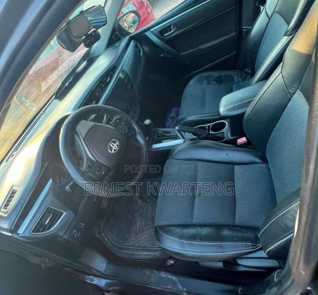 Toyota Corolla 2016 Black