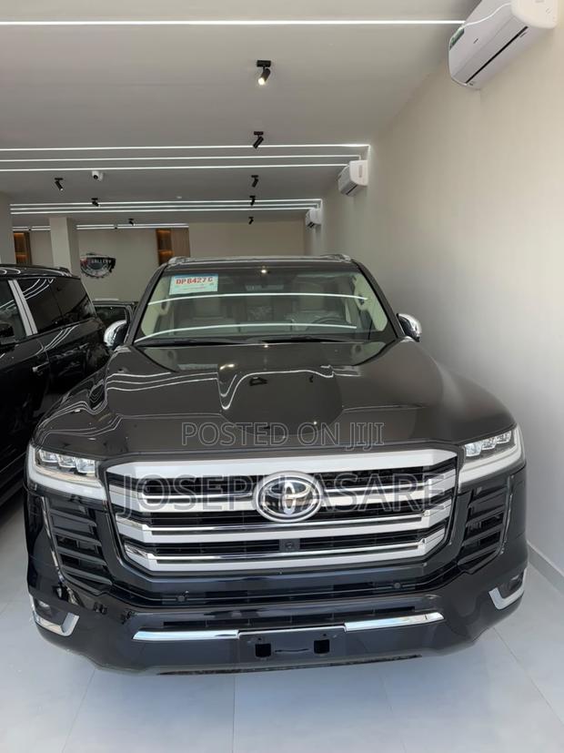 Toyota Land Cruiser 2025 Black