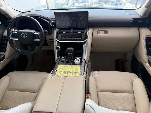 Toyota Land Cruiser 2025 Black