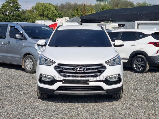 Hyundai Santa Fe 2016 White