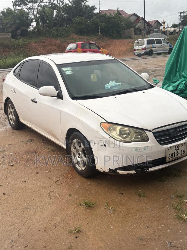 Hyundai Elantra 2010 White