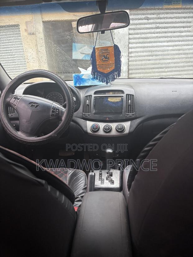 Hyundai Elantra 2010 White