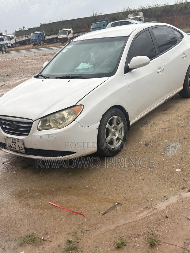 Hyundai Elantra 2010 White