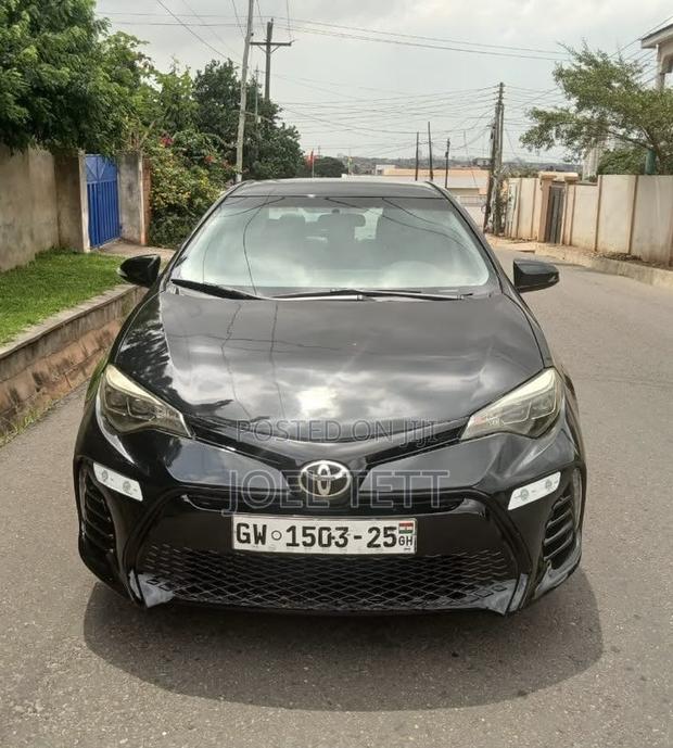 Toyota Corolla 2016 Black