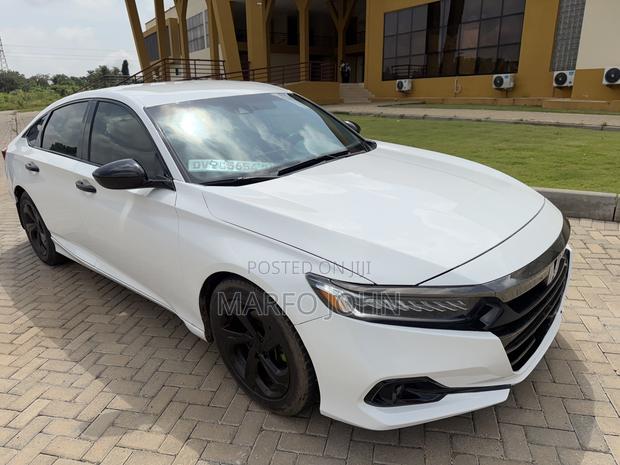Honda Accord Sport (1.5L 4cyl Turbo CVT) 2019 White