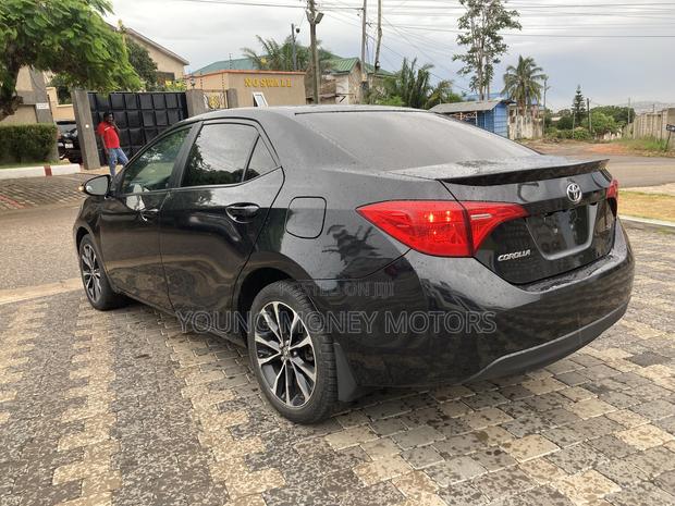 Toyota Corolla 2018 Black