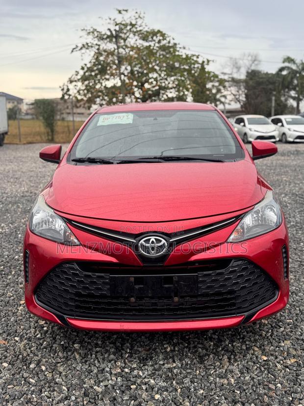 Toyota Yaris L Hatchback 5dr 2018 Red