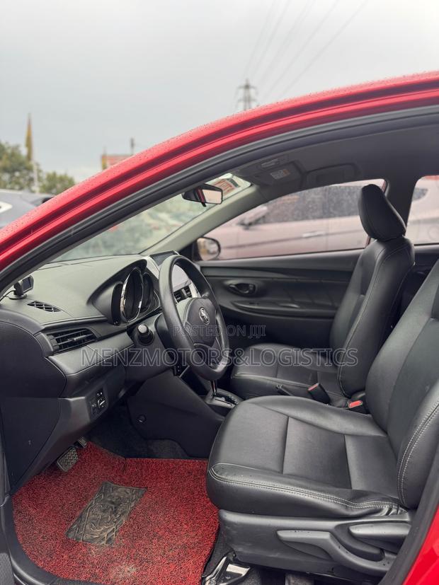 Toyota Yaris L Hatchback 5dr 2018 Red