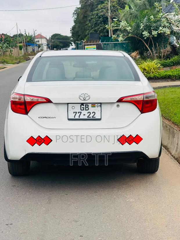 Toyota Corolla 2018 White