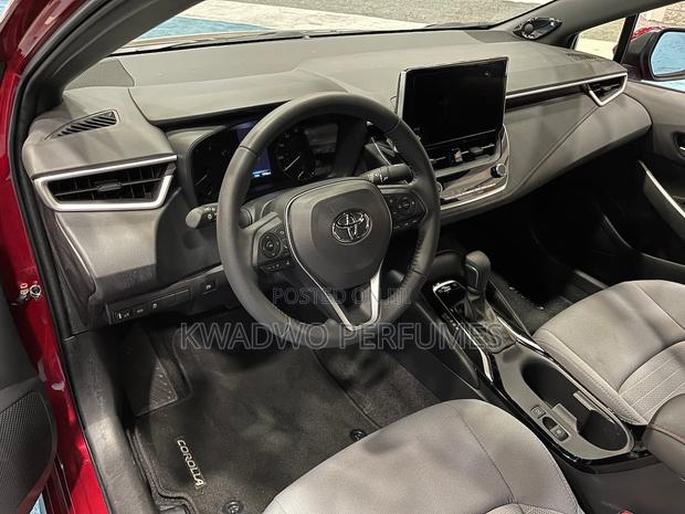 Toyota Corolla Hybrid 2024 White