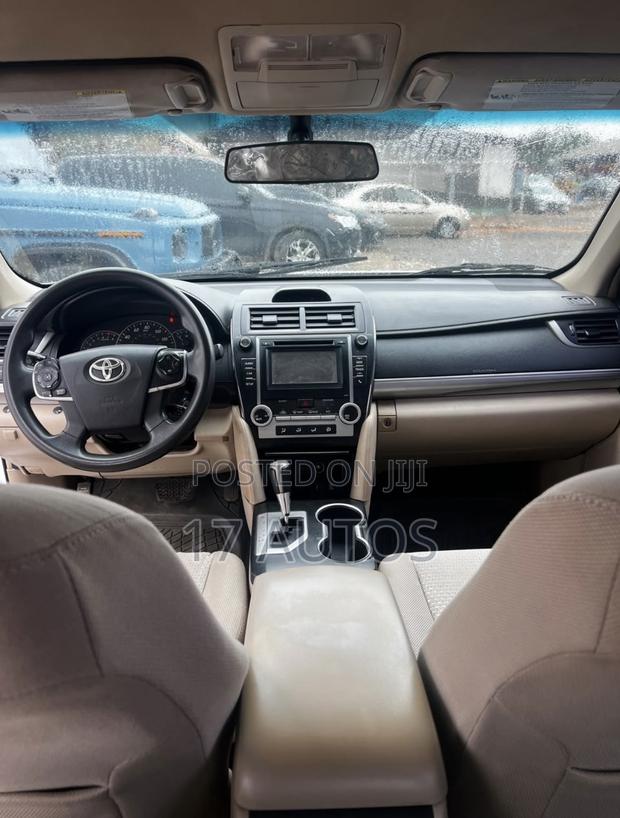 Toyota Camry LE 4dr Sedan (2.5L 4cyl 6A) 2013 White