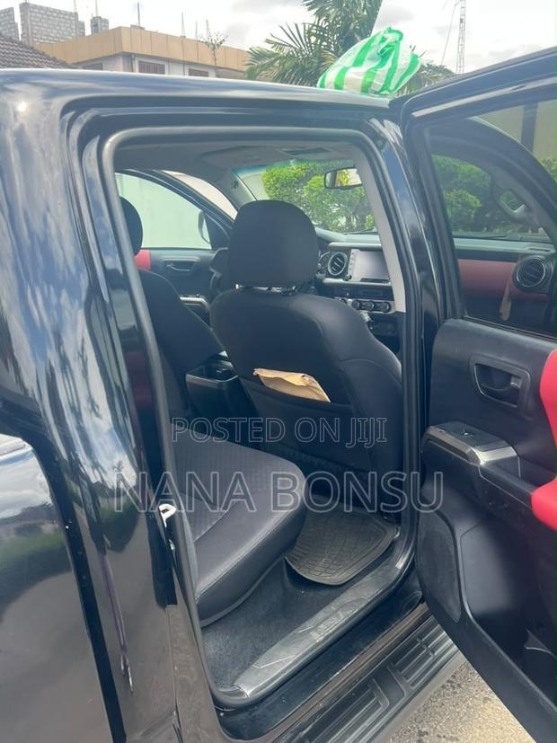 Toyota Tacoma 2022 Black