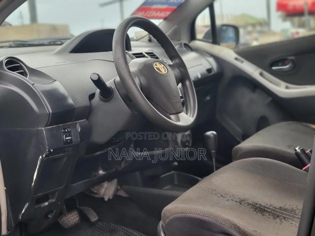 Toyota Vitz 2010 Black