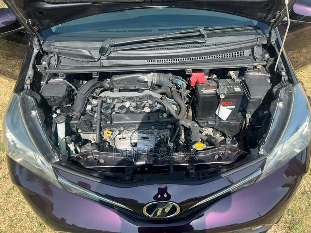 Toyota Vitz 1.5 FWD 5dr 2015 Black