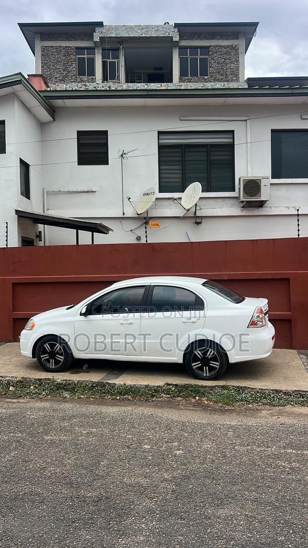Chevrolet Aveo 2011 White
