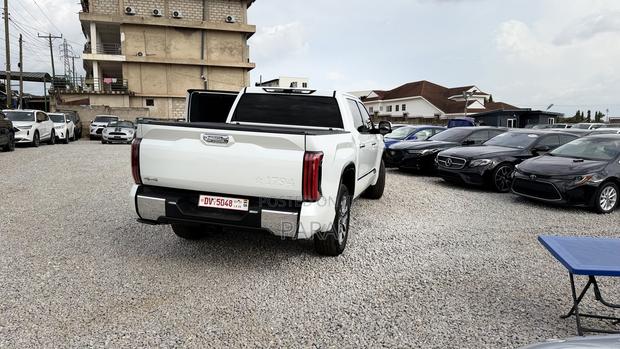 Toyota Tundra 1794 Edition CrewMax 4WD SB w/5.5' Bed 2025 White
