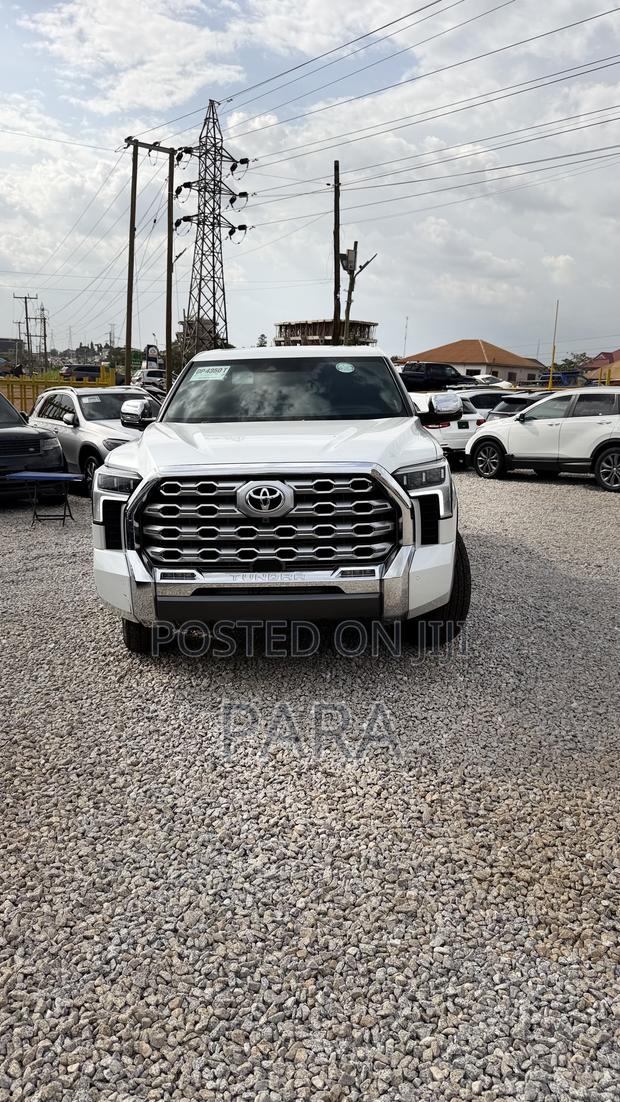 Toyota Tundra 1794 Edition CrewMax 4WD SB w/5.5' Bed 2025 White