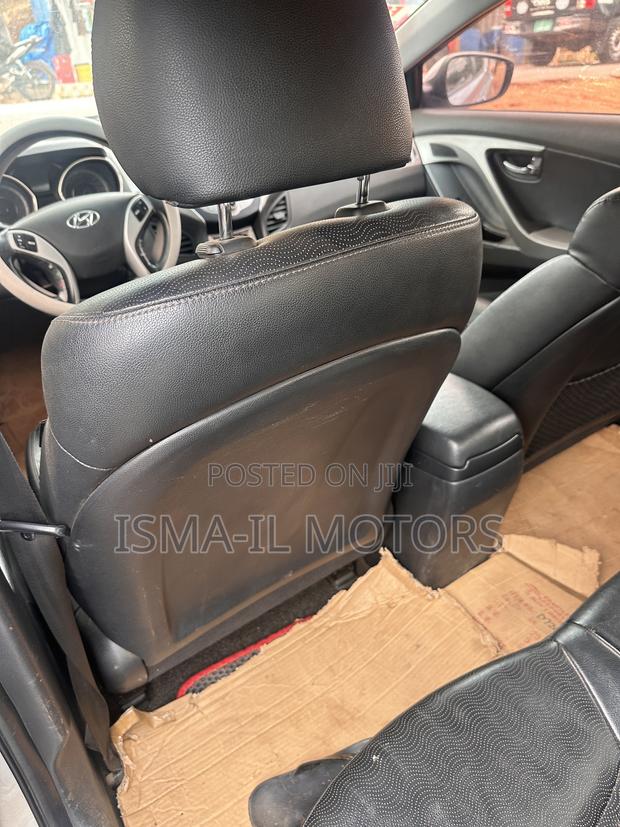 Hyundai Elantra 2012 Silver