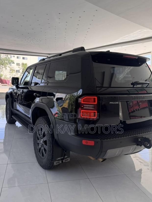 Toyota Land Cruiser Prado 2025 Black