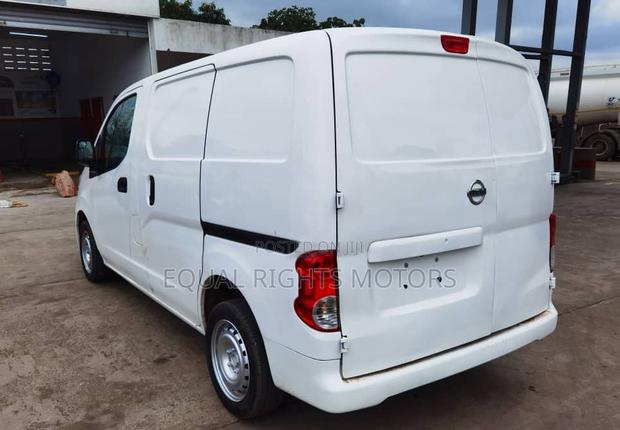 Nissan NV200 2018 White