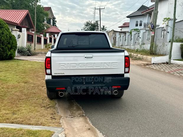 Honda Ridgeline Black Edition Crew Cab AWD SB 2026 White