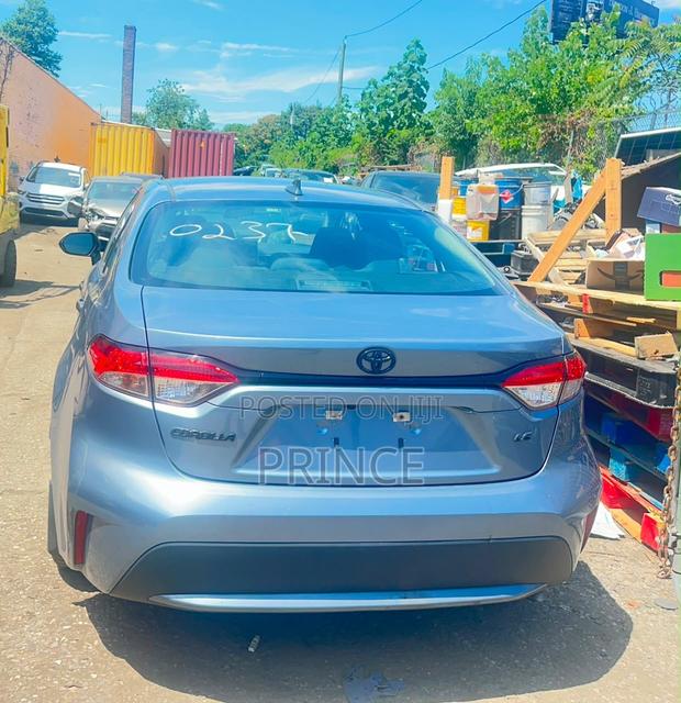 Toyota Corolla LE 2020 Blue