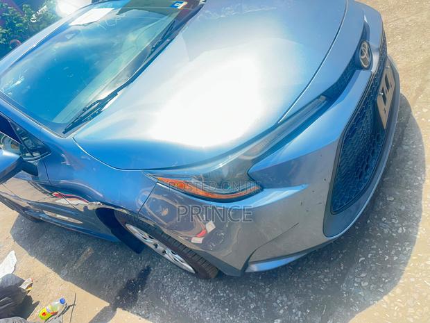 Toyota Corolla LE 2020 Blue