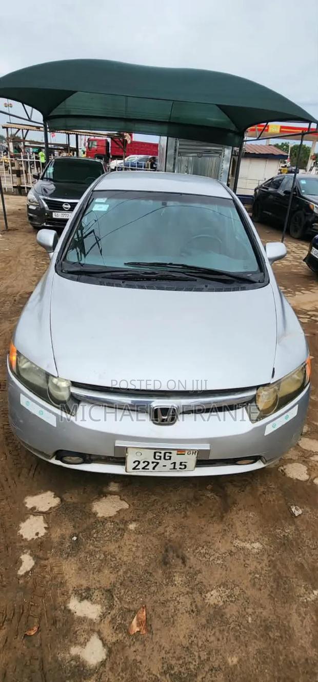 Honda Civic 1.8 5 Door Automatic 2010 Silver