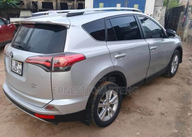 Toyota RAV4 2016 Gray