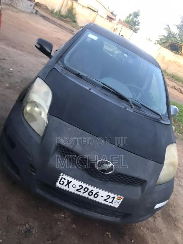 Toyota Vitz 1.3 FWD 5dr 2009 Black