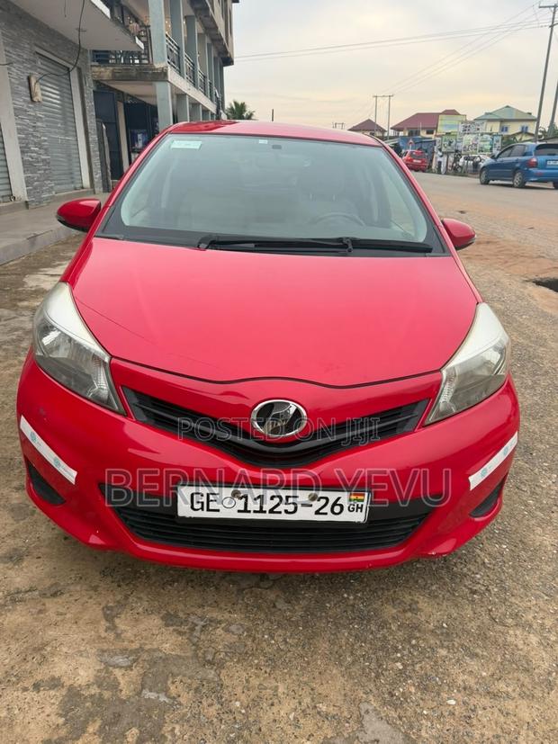 Toyota Vitz 1.3 FWD 5dr 2012 Red