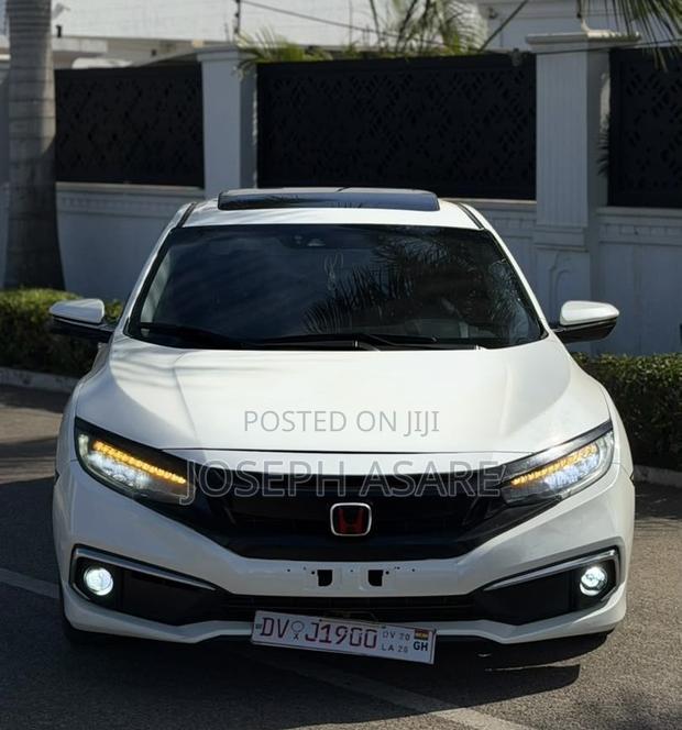 Honda Civic Touring Coupe 2018 White