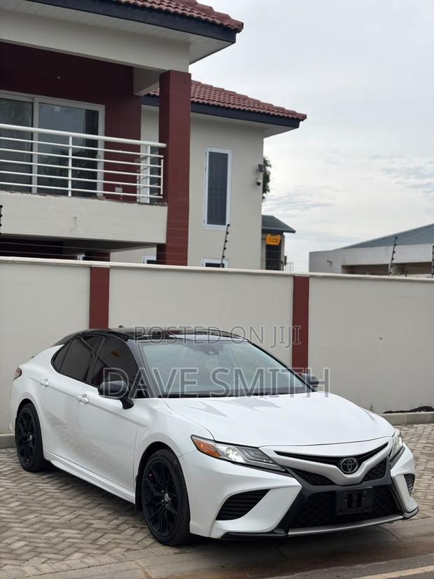 Toyota Camry XSE (2.5L 4cyl 8A) 2019 White