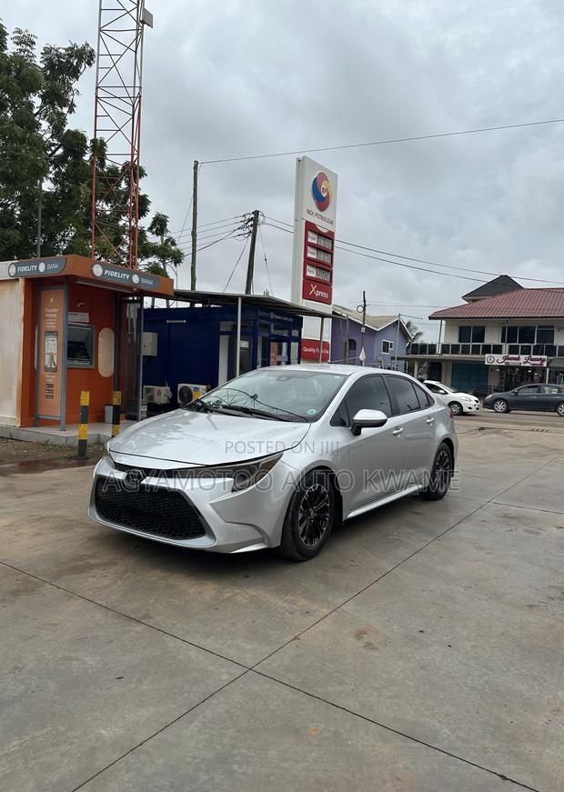 Toyota Corolla LE 2020 Silver