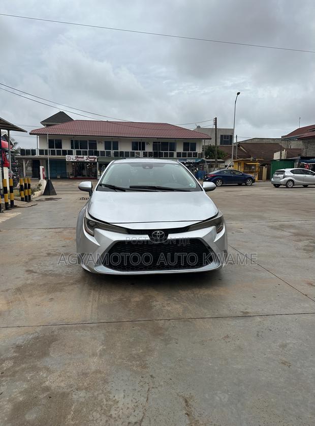 Toyota Corolla LE 2020 Silver