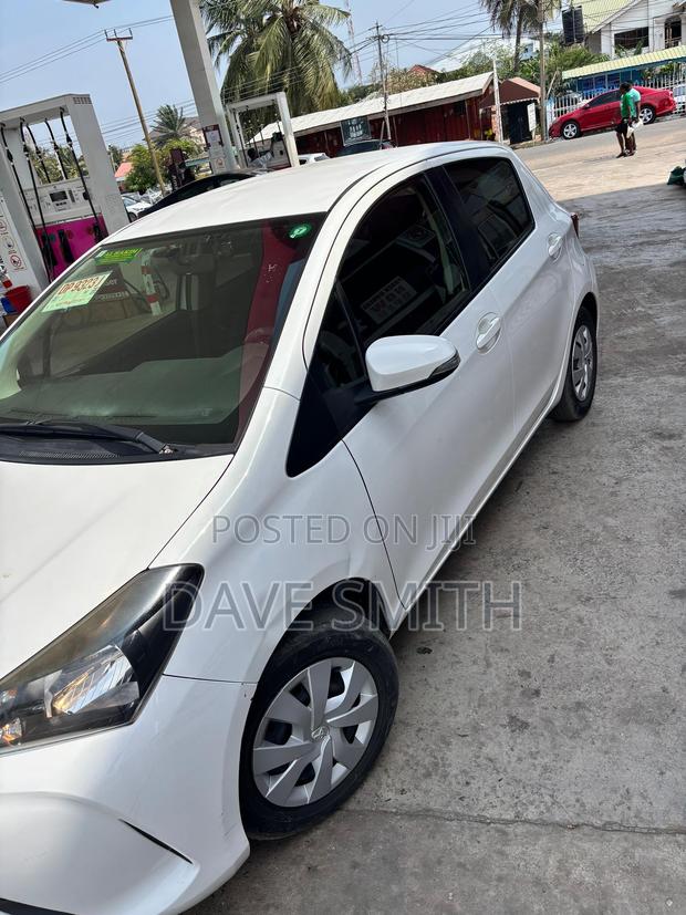 Toyota Vitz 1.3 AWD 5dr 2015 White