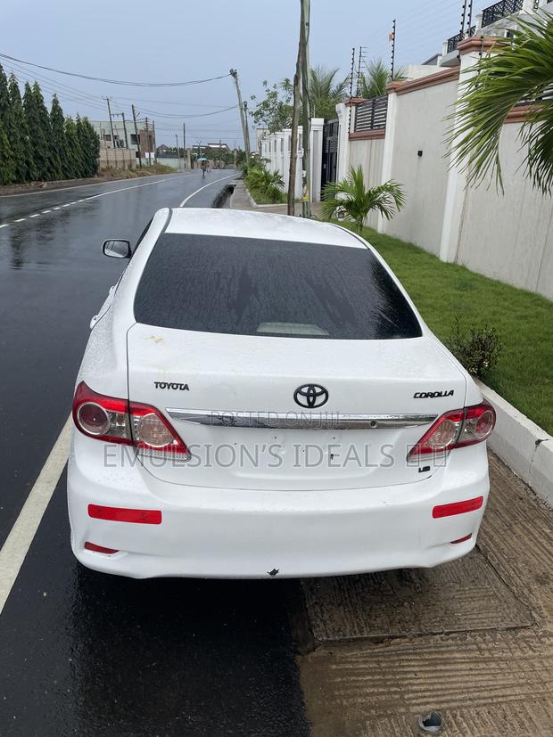 Toyota Corolla LE 4dr Sedan (1.8L 4cyl 4A) 2011 White