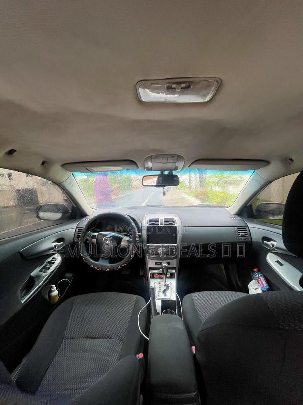 Toyota Corolla LE 4dr Sedan (1.8L 4cyl 4A) 2011 White