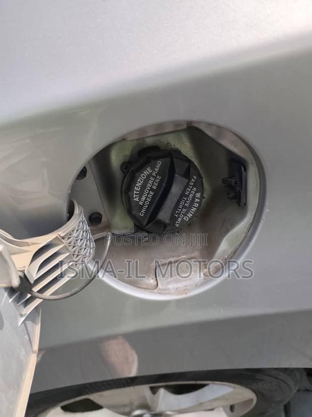 Hyundai Elantra 2012 Silver