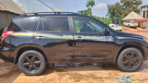 Toyota RAV4 2010 Black