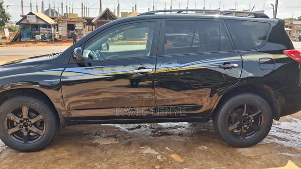 Toyota RAV4 2010 Black