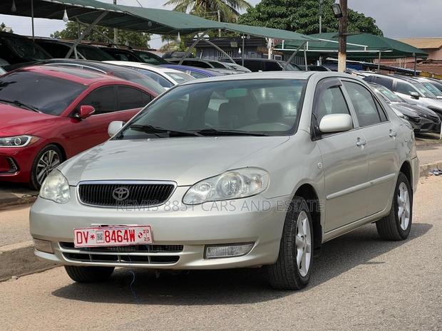 Toyota Corolla LE 4dr Sedan (1.8L 4cyl 4A) 2012 Silver