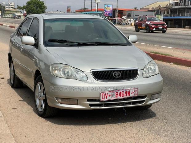 Toyota Corolla LE 4dr Sedan (1.8L 4cyl 4A) 2012 Silver