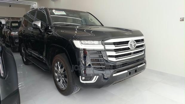New Toyota Land Cruiser LC300 2025 Black