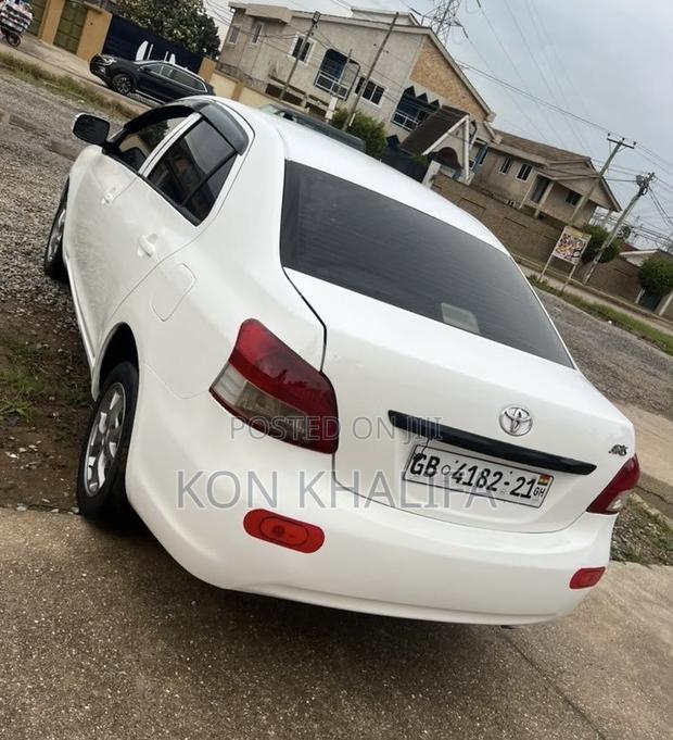 Toyota Belta 2010 White