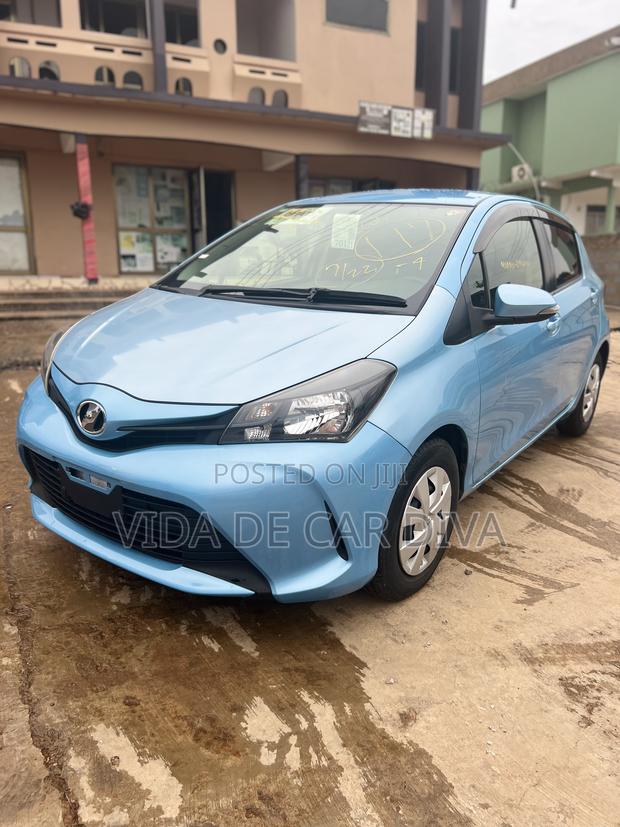 Toyota Vitz 1.3 FWD 5dr 2015 Blue