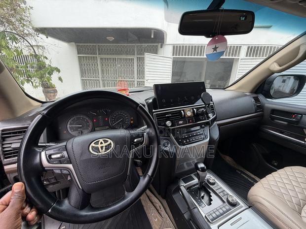 Toyota Land Cruiser 2011 Black