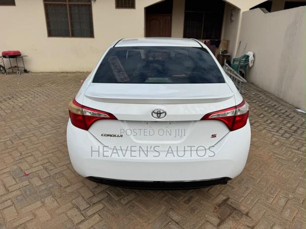 Toyota Corolla 2015 White