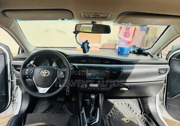 Toyota Corolla 2015 White