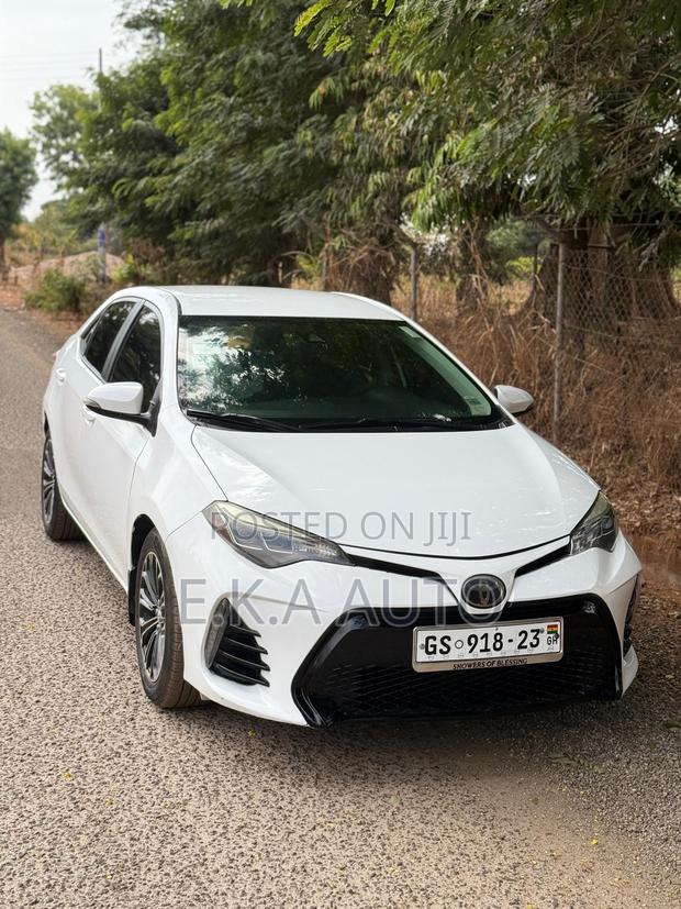 Toyota Corolla 2017 White